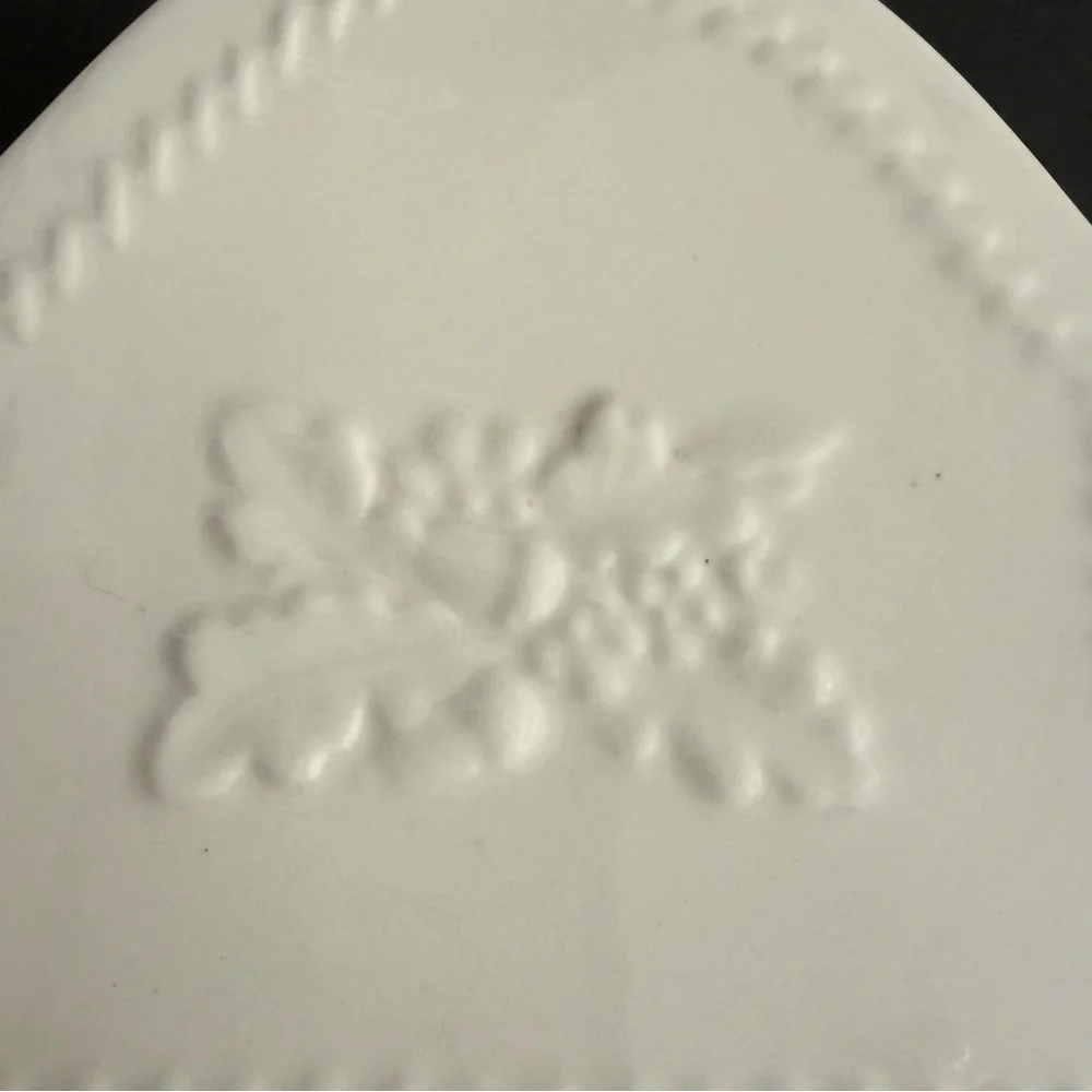 White Ceramin Porcelain Basket with Green Clover trinkets Plate Jewelry 5x4”